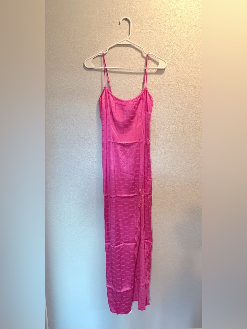 SKIMS Jacquard Lace Long Slip Dress - NWT - Hot Pink - XS - Picture 5 of 8